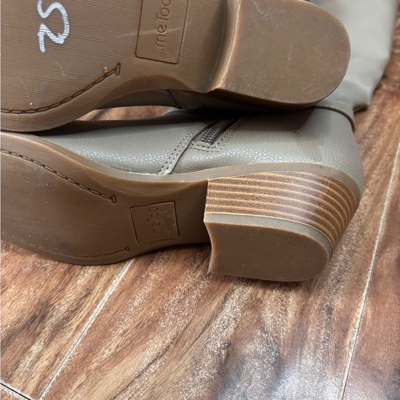 NWOT Grey Riding Boots - Picture 3 of 6